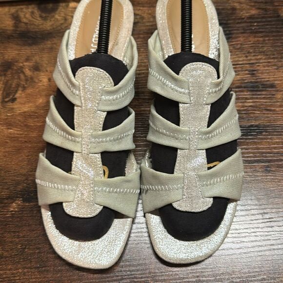 DONALD J PLINER Met Silver HAIA Mesh Elastic Open Toe Mules Sandals Size 8 - Picture 6 of 9